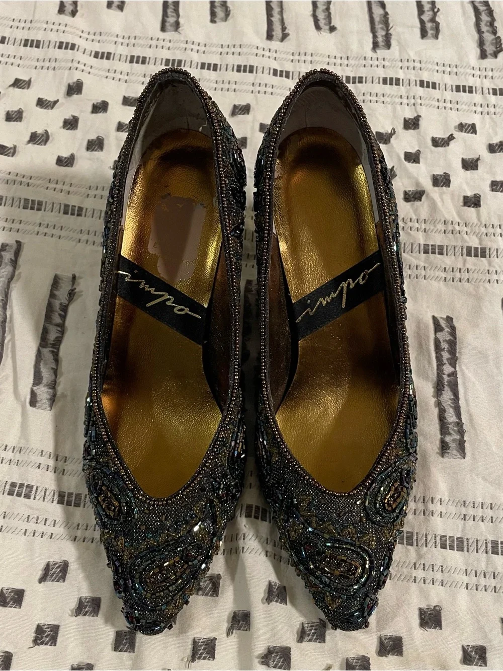 VINTAGE 80s Impo Beaded Iridescent Paisley Pointed Toe Evening Pumps Heels 7